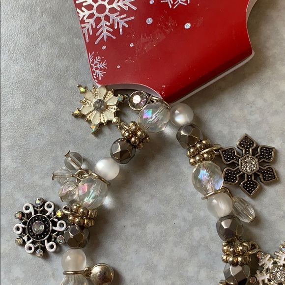 NWT Snow Flake Bracelet - Picture 6 of 8